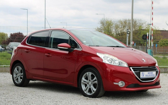 Peugeot 208 cena 28900 przebieg: 108000, rok produkcji 2014 z Józefów małe 232